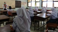 Didik menjelaskan uji coba ini akan berjalan terus. Namun, pihaknya akan melakukan evaluasi paling tidak sepekan sekali atau paling lama dua pekan sekali. Jika hasilnya baik, maka nantinya bisa jadi contoh untuk sekolah lain.
