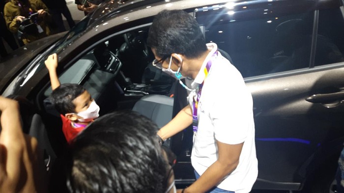 Menparekraf Sandiaga Uno berkunjung ke IIMS Hybrid 2021