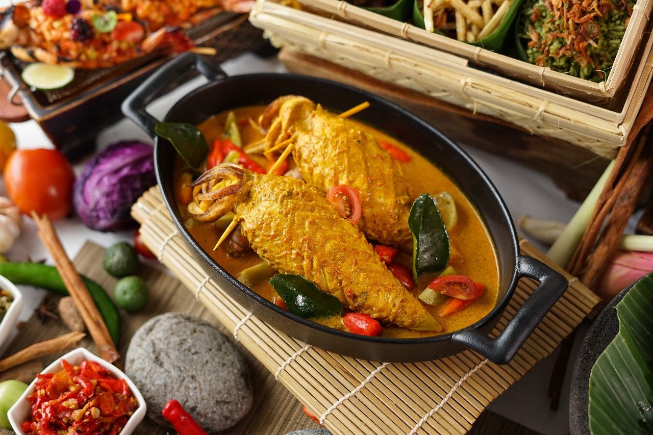 Nasi Tutug Oncom dan Pepes Salmon Istimewa Buat Buka Puasa di Sini