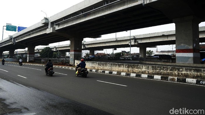 Pemerintah Bakal Halau Warga yang Nekat Mudik Lebaran 2021 Sejumlah titik disiapkan menjadi lokasi penyekatan untuk menghalau warga yang nekat mudik pada Lebaran nanti. Salah satunya di perbatasan Kota Bekasi-DKI Jakarta.