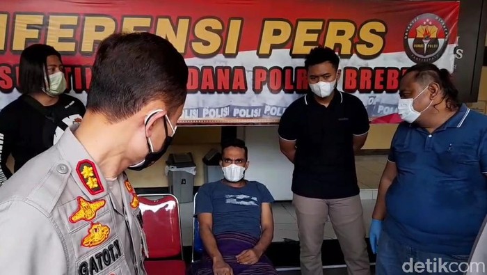 Penguntit putri Bupati Brebes dan penerobos gerbang Mapolres Brebes, Zacky Rohman (34), positif mengonsumsi sabu-sabu, Senin (19/4/2021).