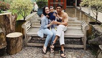 Padahal hubungan antara Arya Saloka dan Putri Anne baik-baik saja. Mereka bahkan sering melakukan segala hal bersama. Foto: Instagram @putriannesaloka