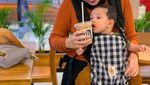 Keseruan Putri Anne dan Arya Saloka Ngopi Bareng di Kafe