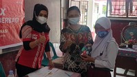 Untuk memastikan semua murid mendapatkan fasilitas belajar jarak jauh yang memadai, pemerintah melalui Kementerian Pendidikan dan Kebudayaan (Kemendikbud) menyalurkan bantuan berupa kuota internet yang totalnya mencapai 30 juta penerima hingga bulan April 2021. Foto: dok. Diskdik DKI