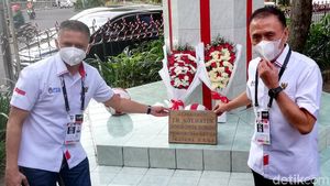 Rayakan HUT PSSI Ke-91, Iwan Bule Sambangi Balai Persis Solo