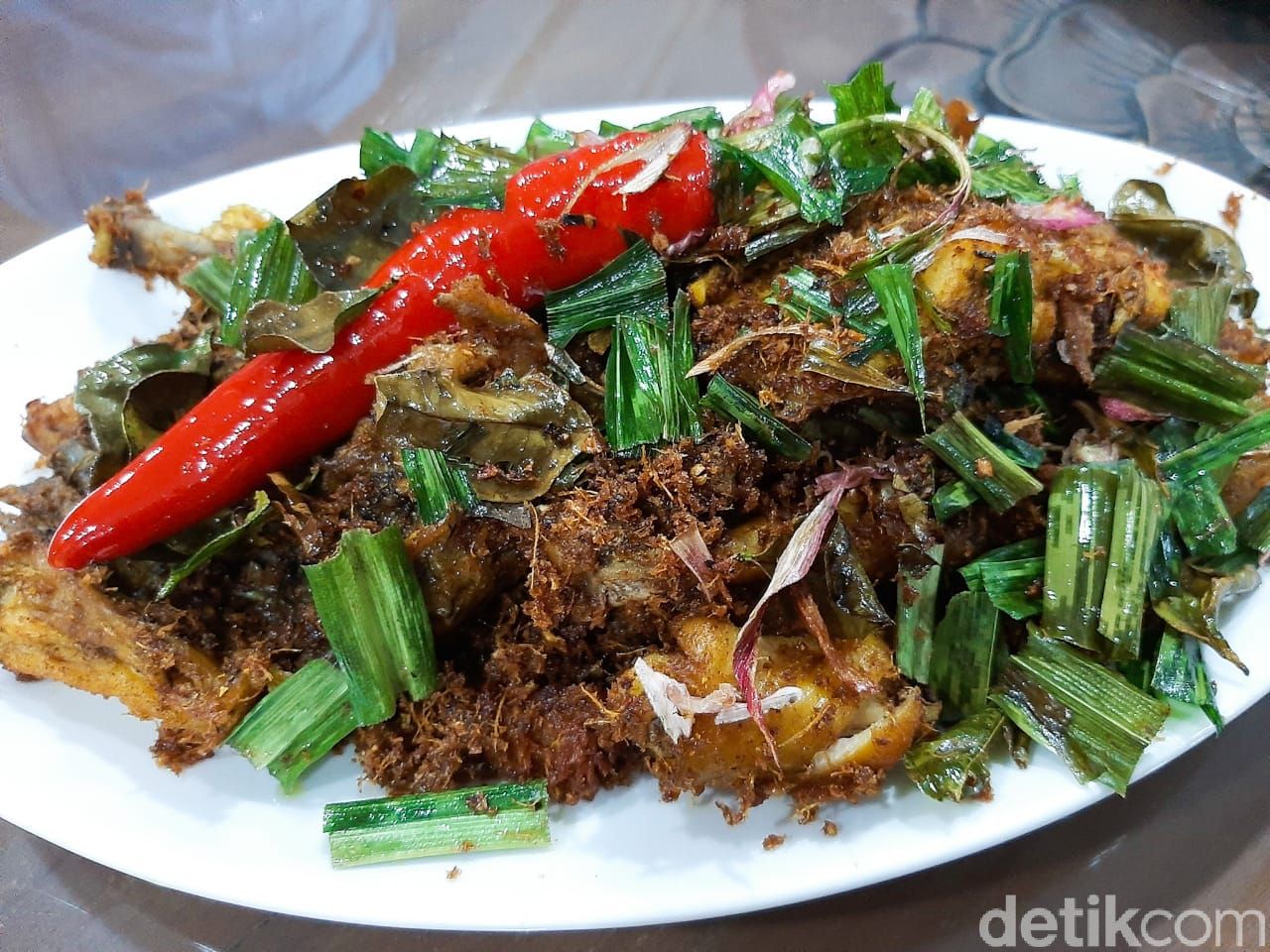 Resto d'SDL: Ayam Ngumpet dengan Serundeng Melimpah