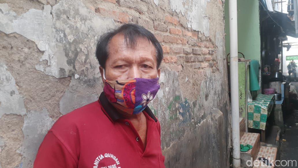 Sekretaris RW 05 Kelurahan Tanah Tinggi yang juga menaungi Kampung Kota Paris, Nanu. (Afzal Nur Iman/detikcom)