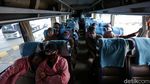 Potret Suasana Mudik Awal di Terminal Pulo Gebang