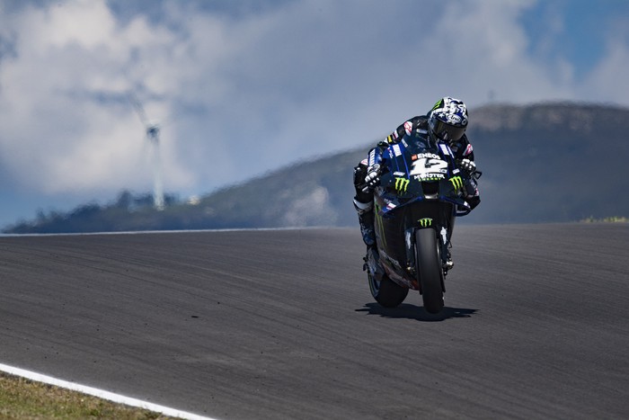 PORTIMAO, PORTUGAL - APRIL 18:  Maverick Vinales of Spain and Monster Energy Yamaha MotoGP Team heads down a straight  during the MotoGP race during the MotoGP of Portugal - Race at Autodromo Internacional Do Algarve on April 18, 2021 in Portimao, Portugal. (Photo by Mirco Lazzari gp/Getty Images)