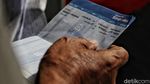 Potret Antrean Warga Ambil BLT UMKM Rp 1,2 Juta di Rorotan