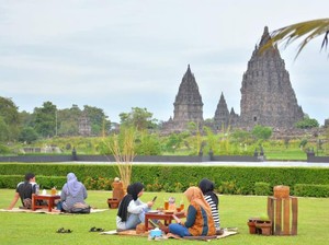 Asyik Banget, Ngabuburit Saat Senja di Hadapan Megahnya Candi Prambanan