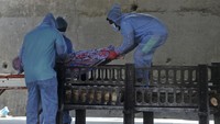 Pengelola di berbagai kota di India mengaku melakukan kremasi 24 jam non stop. AP Photo/Rafiq Maqbool  