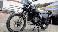 Tetapi anda harus menyiapkan kocek sebesar Rp 40 juta diluar harga motor, jika anda ingin memiliki motor tersebut.