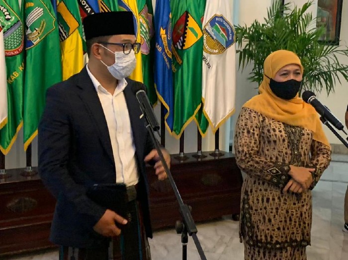 Gubernur Jawa Timur Khofifah Indar Parawansa bersilaturahmi dengan Gubernur Jawa Barat Ridwan Kamil di Kantor Pemprov Jabar (Gedung Sate)