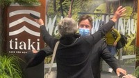 Kedua negara berhasil mencegah penularan virus Corona, termasuk persyaratan karantina yang ketat bagi pendatang yang kembali dari negara dengan kasus tinggi. (Nick Perry/AP)