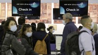Dengan adanya travel bubble itu, kini 30 penerbangan Air New Zealand dalam satu hari. Padahal biasanya, maskapai itu hanya memiliki dua sampai tiga penerbangan. (Nick Perry/AP)