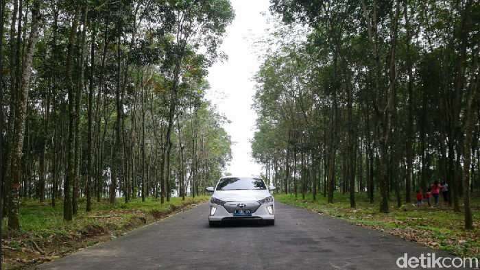 Hyundai Ioniq Tembus Jakarta-Bali