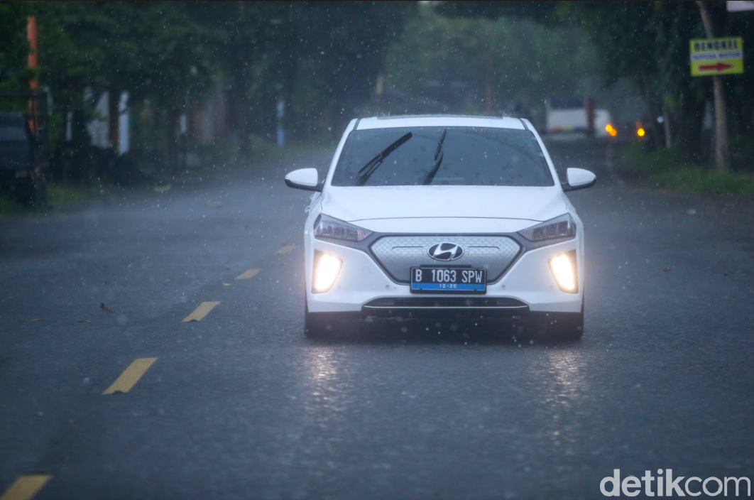 Hyundai Ioniq Tembus Jakarta-Bali Hyundai Ioniq Tembus Jakarta-Bali