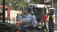 Setelah berhasil menurunkan dan menekan angka infeksi dengan kasus harian di bawah 20 ribu di Januari-Februari, kini India harus menghadapi gelombang kedua yang ekstrem. AP Photo/Manish Swarup.