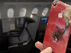 Ngeri! iPhone Terbakar Gegara Terselip di Kursi Penumpang Pesawat