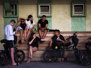 Banyak Negara Sudah Mulai Lepas Masker, Indonesia Kapan Nyusul?