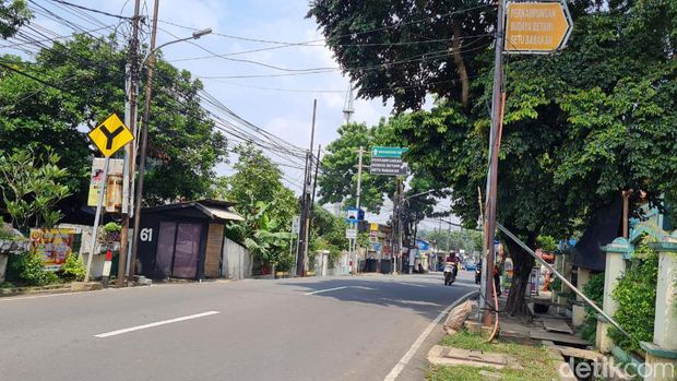 Jalan alternatif dari Depok ke Pasar Minggu, tanpa harus lewat macet jelang Flyover Tapal Kuda Lenteng Agung. (Farih Maulana Sidik/detikcom)