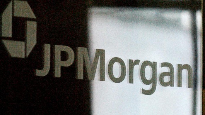 LONDON - MARCH 17:  The sign for JP Morgan is featured on a mirror in the headquarters of the bank JP Morgan Chase on March 17, 2008 in London, England. JP Morgan Chase has bought out US Investment bank Bear Stearns for a small percentage of its recent value after Bear Stearns was forced to ask for emergency funds from the US Federal Reserve.  (Photo by Cate Gillon/Getty Images)
