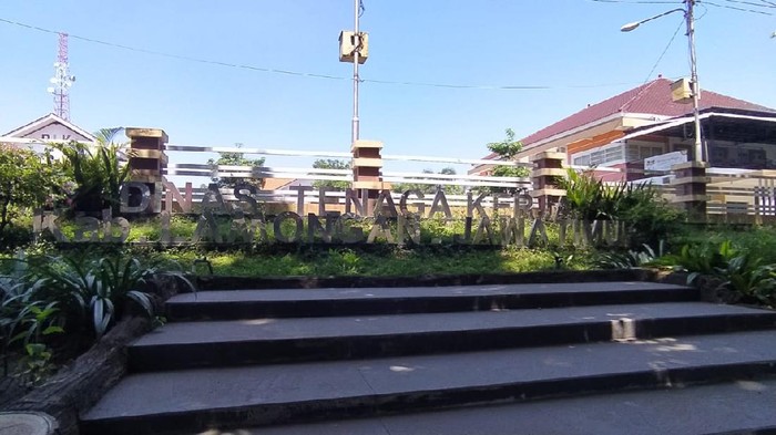 Kantor Dinas Tenaga Kerja dan Transmigrasi Lamongan