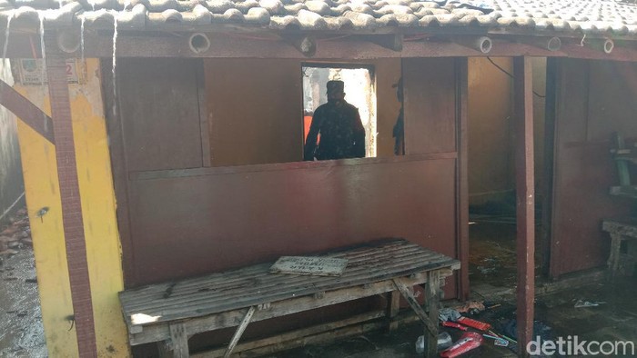 kebakaran rumah di jati kudus, 20/4/2021