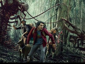Love and Monsters: Hadapi Monster Ganas Demi Cinta