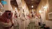 Masjid dibangun pada akhir abad ke-13 Hijriah. Sheikh Ali Jarallah Ibn Ghazi dan sekelompok keluarga membangun masjid di Kegubernuran Al-Zulfi dengan luas total sekitar 337 meter persegi dan menampung sekitar 87 jemaah sebelum direnovasi.