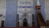 Masjid Al Azhar Jakapermai merupakan salah satu masjid di wilayah Bekasi Barat yang dikelola Yayasan Waqaf Al Muhajirien Jakapermai. 
