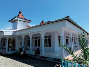 Menengok Kisah dan Sejarah Masjid Tertua di Majalengka