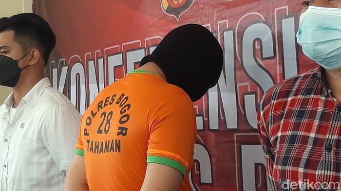 Oknum Pegawai Bank di Bogor Tilap Duit Nasabah