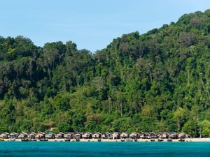 Mengenal Suku Laut: Asal Suku, Sejarah, dan Rumah Adatnya