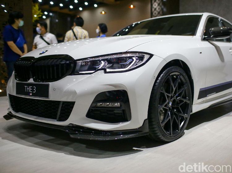 Pengalaman Tanpa Batas BMW Indonesia di IIMS Hybrid 2021