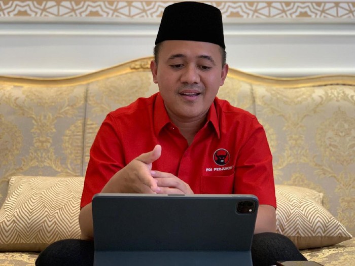 Presiden Joko Widodo akan me-reshuffle Kabinet Indonesia Maju. Dalam reshuffle ini, Jokowi berencana membentuk Kementerian Investasi.