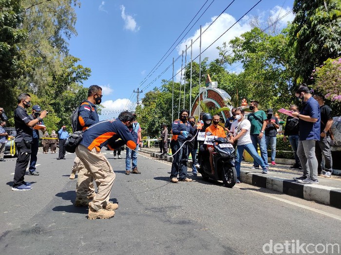Rekonstruksi pembunuhan dua wanita muda di Kulon Progo, Selasa (20/4/2021).