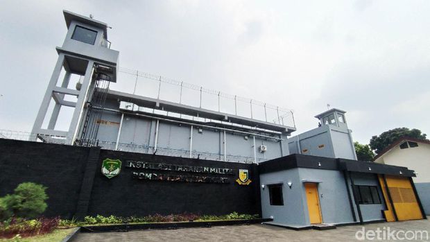 Kepala Staf Angkatan Darat (Kasad), Jenderal TNI Andika Perkasa meresmikan rumah tahanan militer berbasis artificial intelligence (AI). Instalasi smart berbasis teknologi canggih pertama di Indonesia ini berada di Markas Polisi Milter Kodam Jayakarta (Mapomdam Jaya), Setiabudi, Jakarta Selatan.