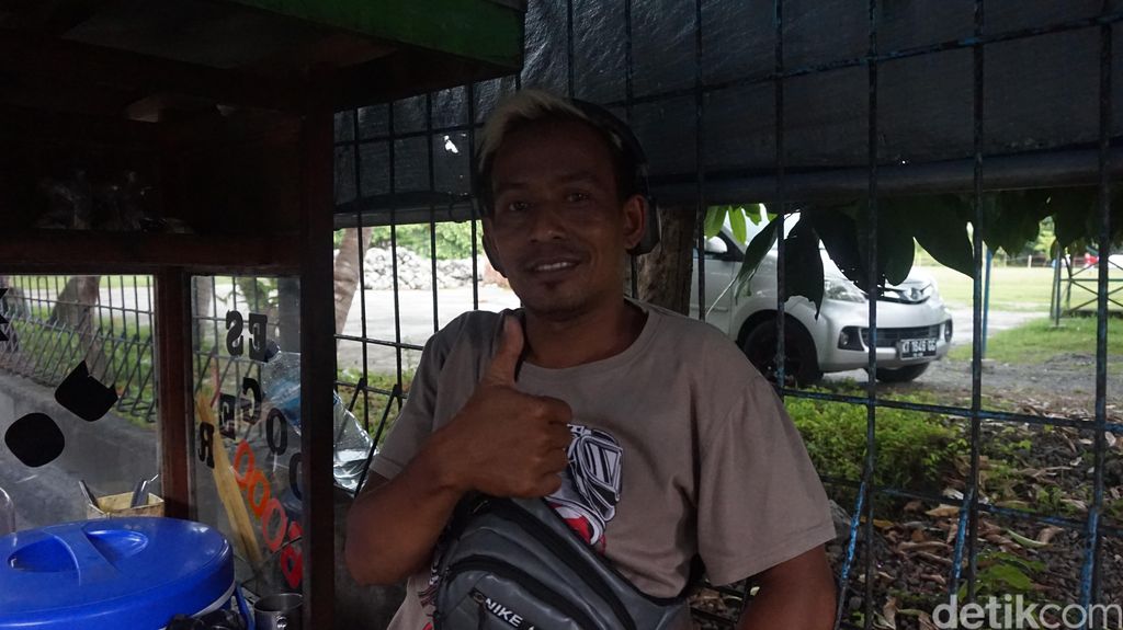 Sluuurp! Dingin Segar Es Doger Cak Imam dengan Sirop Frambozen yang Wangi