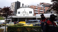 Polisi belum mengungkapkan motif serangan itu dan sedang menyelidiki kasus tersebut dengan jaksa. AP Photo.