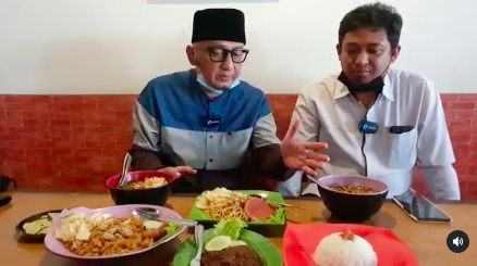 Ustaz Zacky Mirza Sering Kulineran Saat Safari Dakwah, Ini 5 Momennya