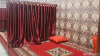 Al Kabsa merupakan restoran yang khusus menawarkan hidangan khas Timur Tengah. Konsep yang diisung juga ala Timur Tengah dengan dekorasi motif pada area pengujung. Foto: detikcom/Riska Fitria