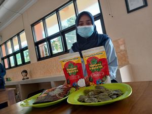 Pelajar SMAN 3 Ponorogo Bikin Mi dan Krupuk Berbahan Daun Pepaya