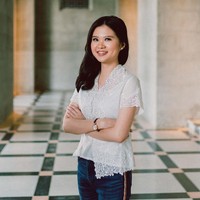 Ini adalah kali ketiga Adinda merias wajah Felicia. Sebalumnya, ia pernah mendandani Felicia untuk acara kelulusan Kaesang. (Foto: Instagram/@adindasardjono dan @rhezakwek)