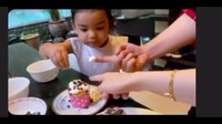 Keharmonisan keluarganya juga terlihat melalui unggahan video saat ia dan anaknya sedang menghias kue untuk merayakan peringatan hari pernikahan Dato Siti dan suami. Foto: Instagram@ctdk