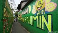 Selain itu untuk mengingatkan masyarakat untuk selalu beribadah dan bershalawat.  