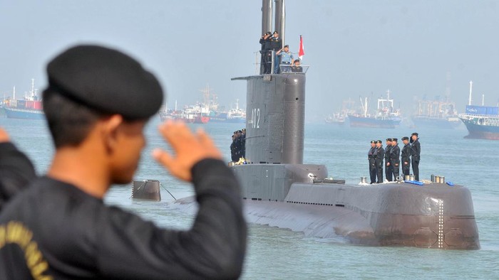 Ini Potret Kapal Selam KRI Nanggala-402 yang Hilang Kontak di Bali Kapal selam RI dikabarkan hilang kontak di perairan utara Bali. Kapal selam yang hilang itu adalah kapal selam TNI AL KRI Nanggala-402. Seperti apa potretnya?