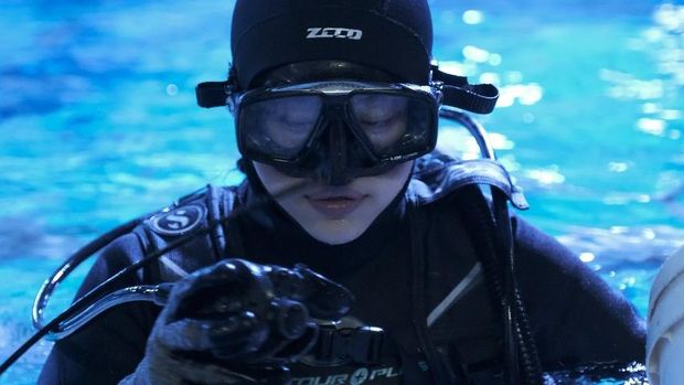 Jakarta Aquarium Para wanita di balik Jakarta Aquarium.