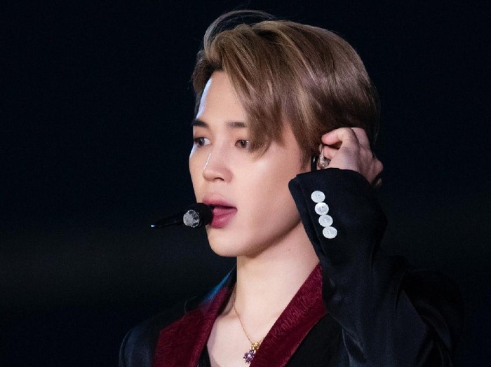 Jimin BTS Jimin BTS diduga tak melakukan operasi plastik